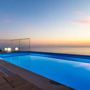 A&m House Ii Luxury Holidays Arco da Calheta (Madeira)